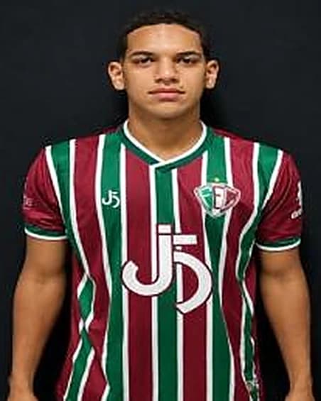 Sorriso, lateral esquerdo do Fluminense-PI