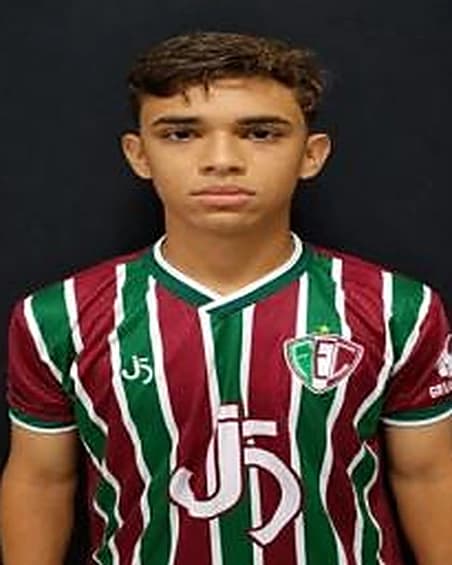 Xavier, volante do Fluminense-PI