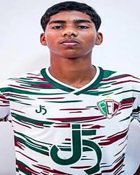 Jardel, zagueiro do Fluminense-PI