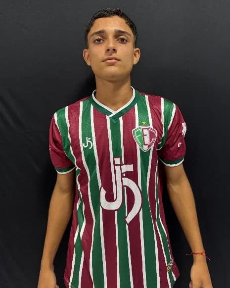 Leonardo, lateral direito do Fluminense-PI