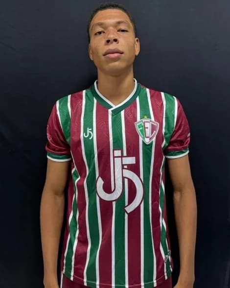 Miguel, lateral esquerdo do Fluminense-PI