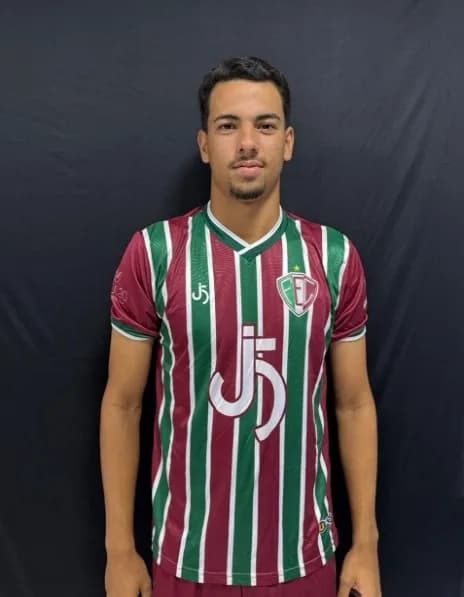 Dáryo, zagueiro do Fluminense-PI