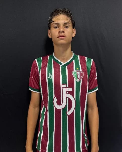 Nicollas, zagueiro do Fluminense-PI
