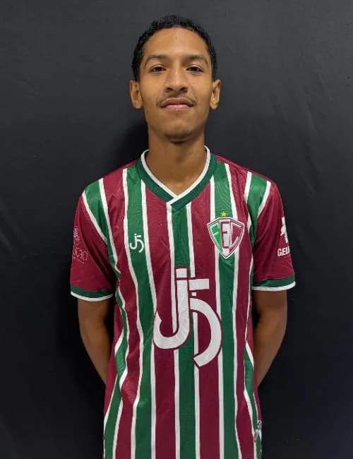 Silvestre, volante do Fluminense-PI