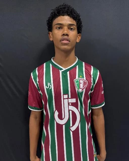 Buiu, volante do Fluminense-PI