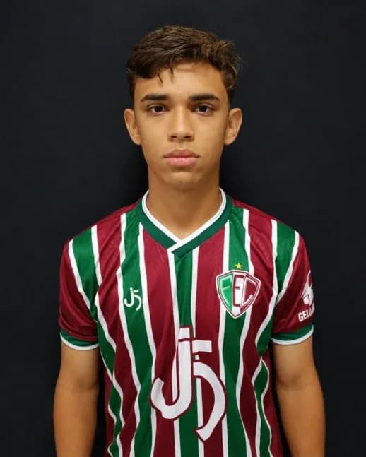Xavier, volante do Fluminense-PI