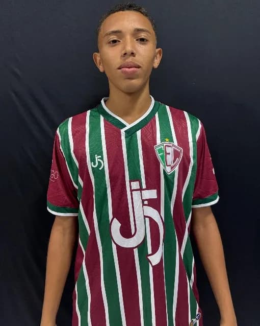 Erick, meia do Fluminense-PI